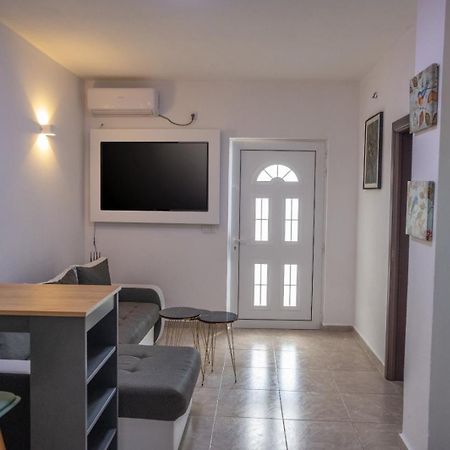 Montebello Inn Apartments Улцин Екстериор снимка