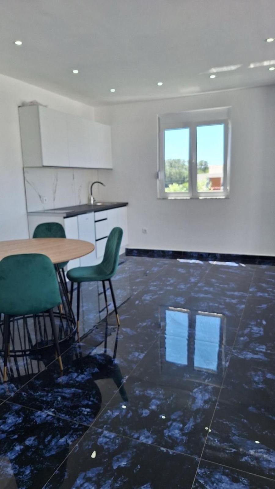 Montebello Inn Apartments Улцин Екстериор снимка