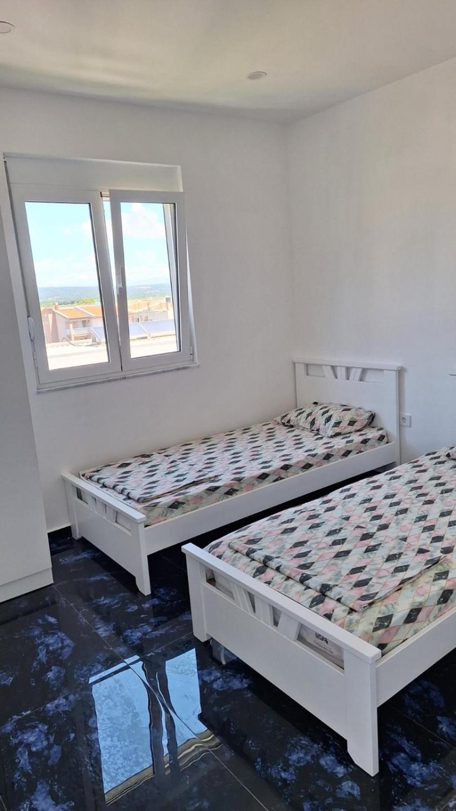 Montebello Inn Apartments Улцин Екстериор снимка