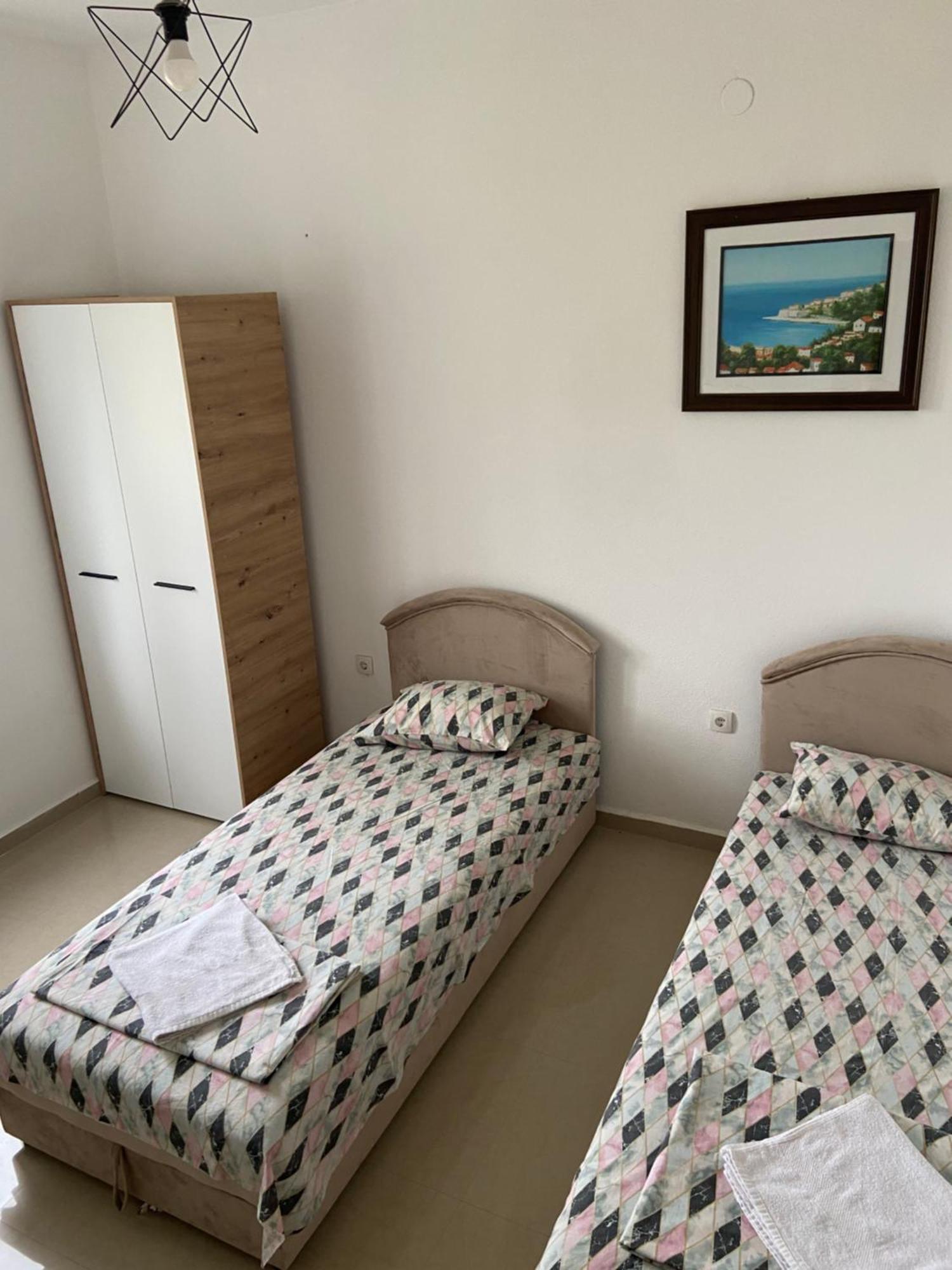 Montebello Inn Apartments Улцин Екстериор снимка