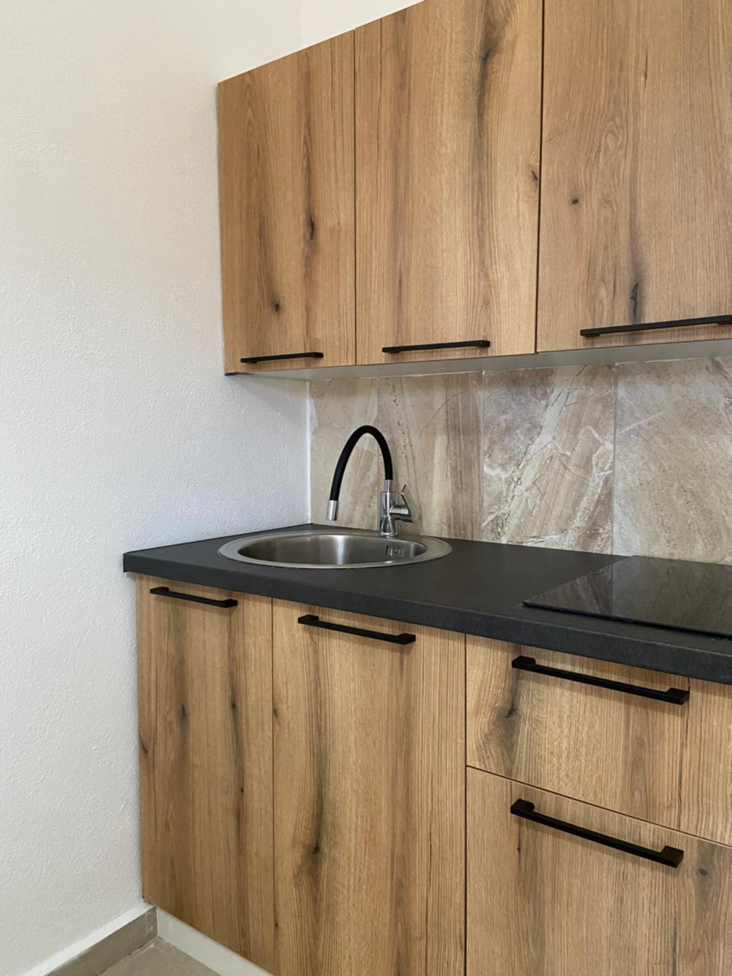 Montebello Inn Apartments Улцин Екстериор снимка