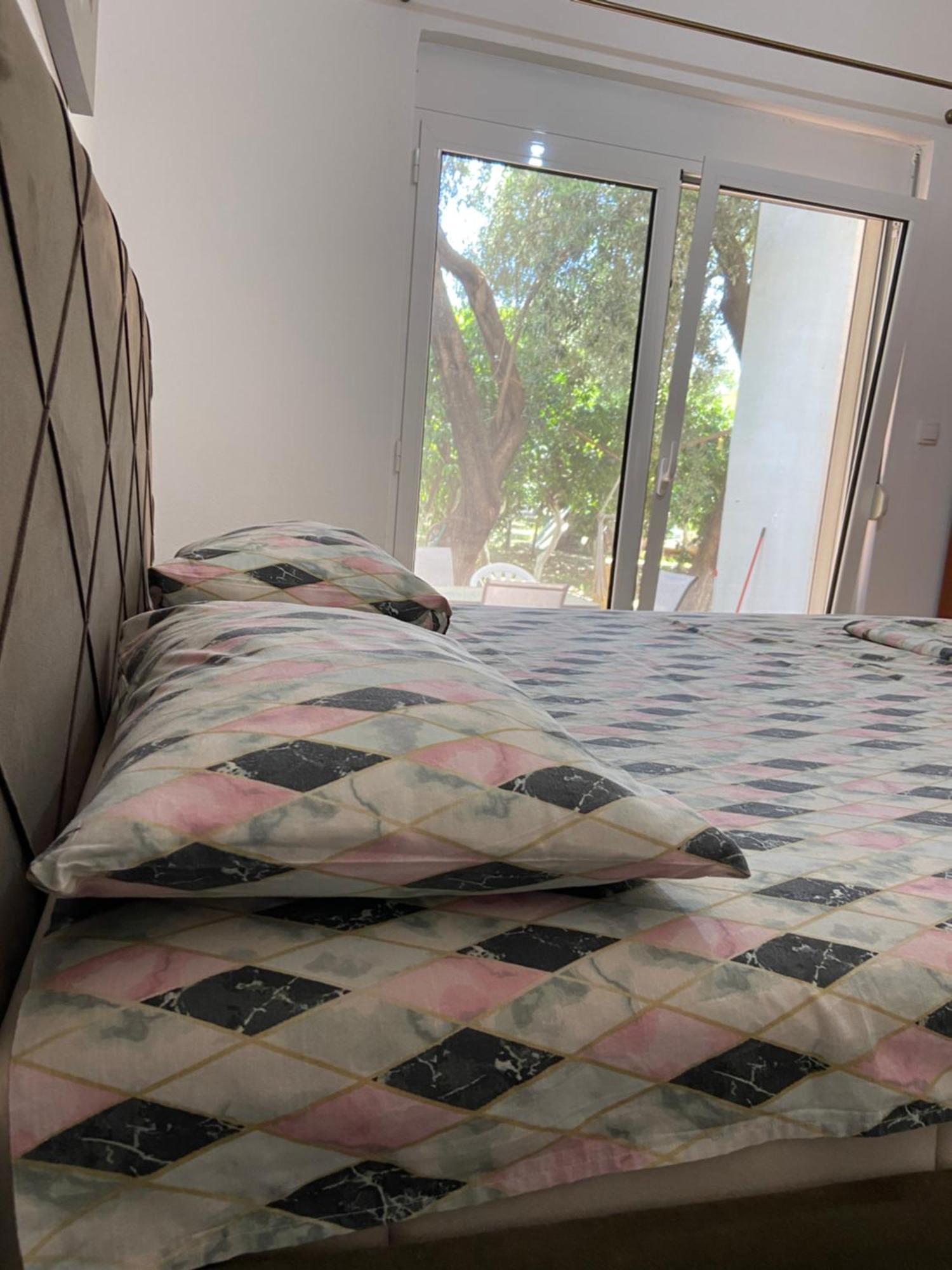Montebello Inn Apartments Улцин Екстериор снимка