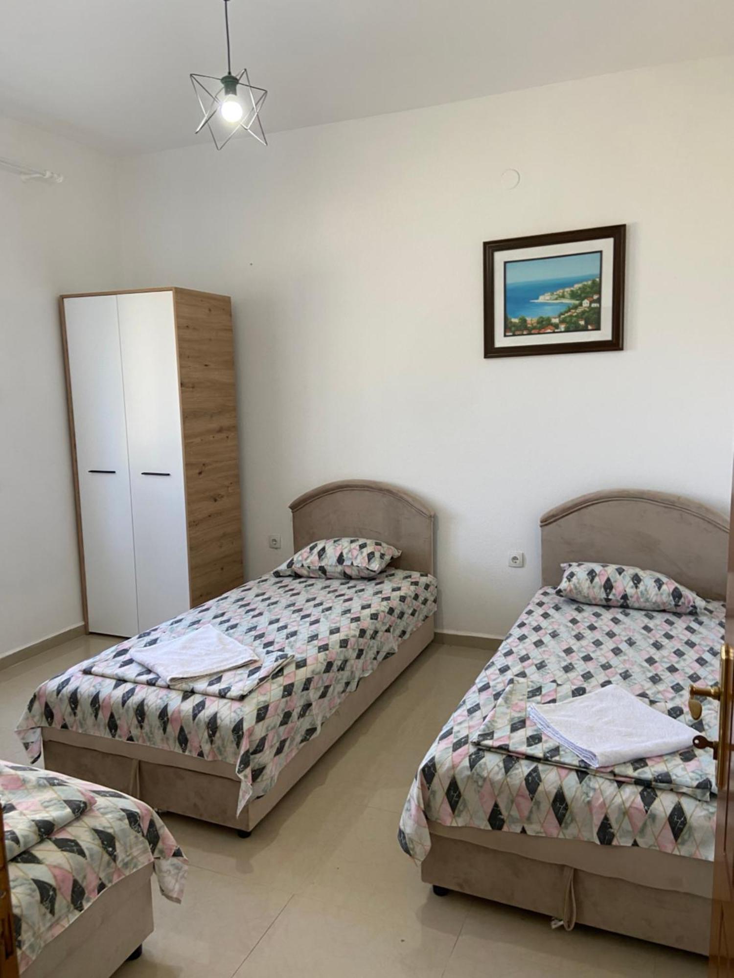 Montebello Inn Apartments Улцин Екстериор снимка