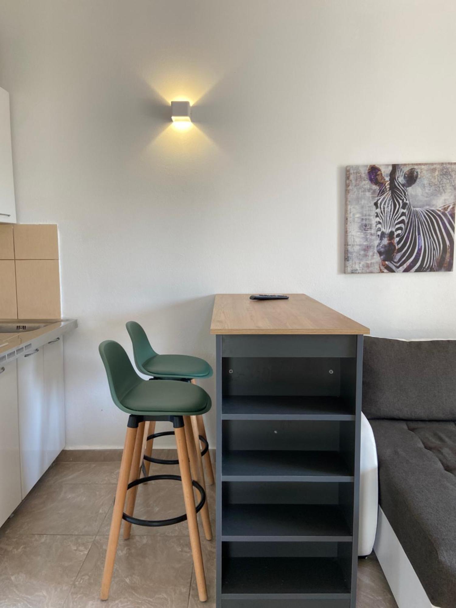 Montebello Inn Apartments Улцин Екстериор снимка
