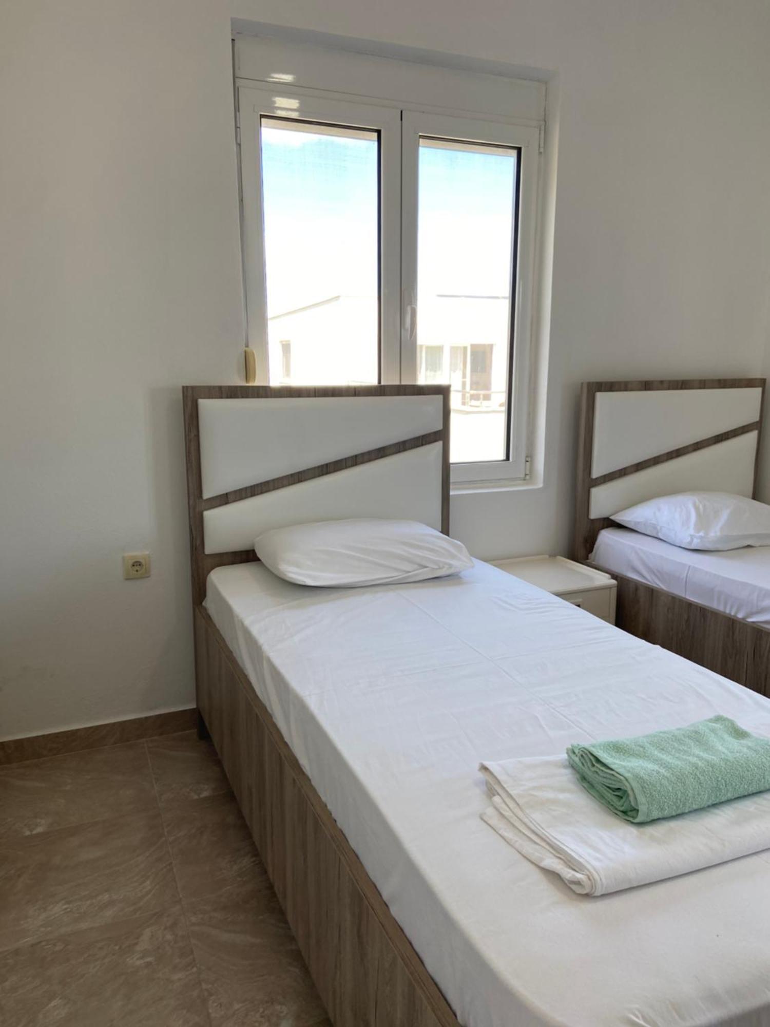 Montebello Inn Apartments Улцин Екстериор снимка